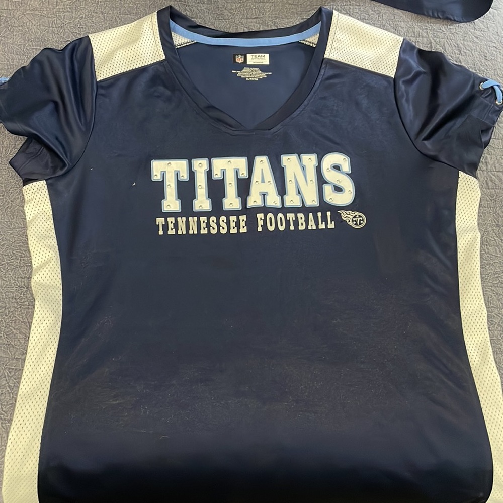 Tennessee Titans Bundle - Picture 2 of 6